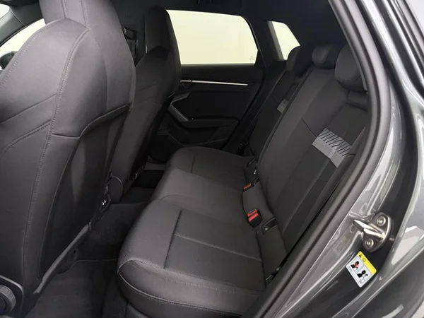AUDI A3 Sportback (2025) — foto 2 van 18