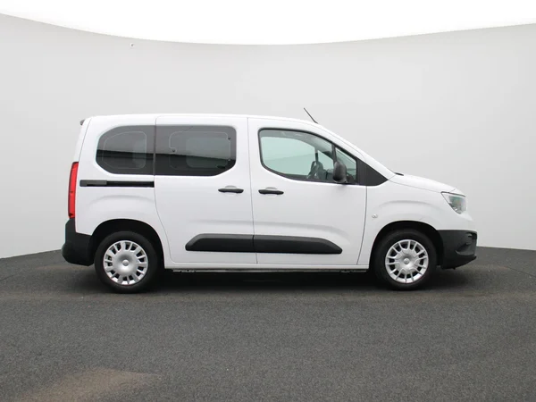Opel Combo Life (2022) — foto 27 van 30
