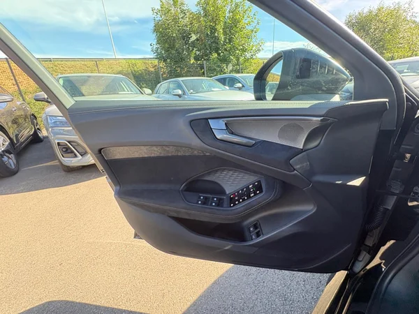 AUDI RS 5 Avant PHEV (2026) — foto 17 van 18