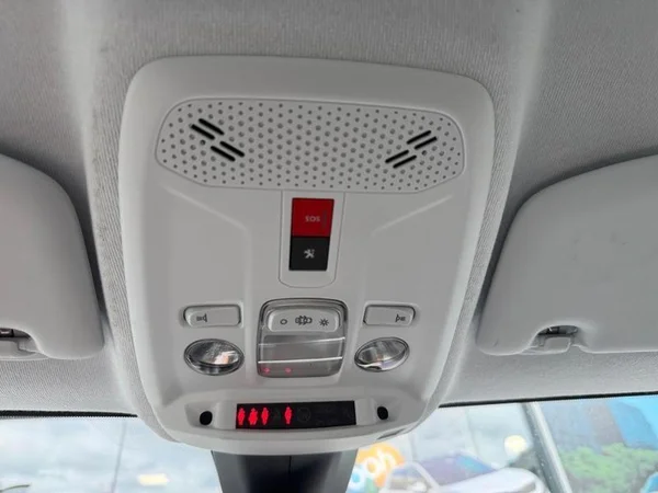 PEUGEOT 208 Dsl (2020) — foto 18 van 31