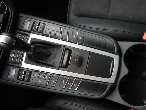 Porsche Macan (2021) — foto 25 van 27