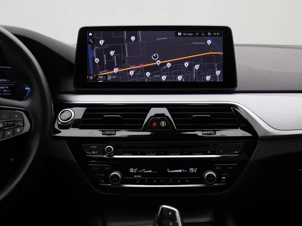 BMW 5 Reeks (2023) — foto 44 van 44