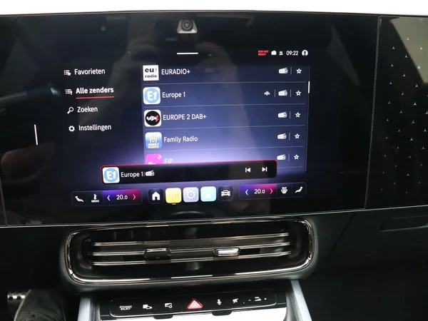 Mercedes-Benz CLA (2025) — foto 9 van 31