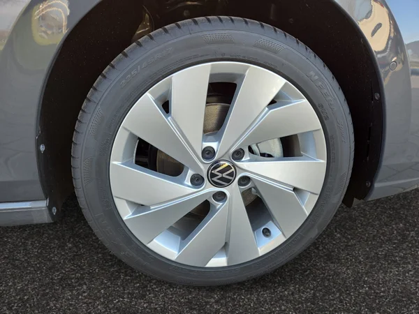 VOLKSWAGEN Golf VIII (2025) — foto 13 van 20