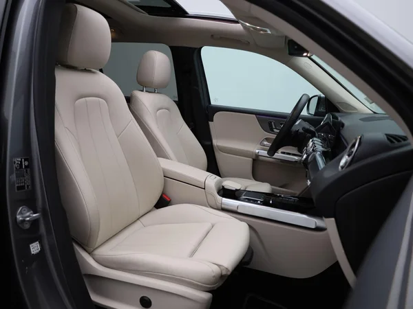 Mercedes-Benz GLB (2021) — foto 30 van 45