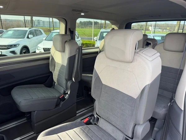 VOLKSWAGEN Multivan T7 Long (2026) — foto 13 van 20