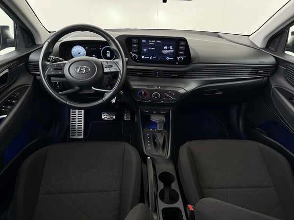 HYUNDAI Bayon (2022) — foto 25 van 25