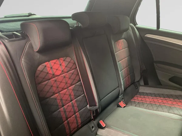 VOLKSWAGEN Golf VII GTI (2019) — foto 11 van 22