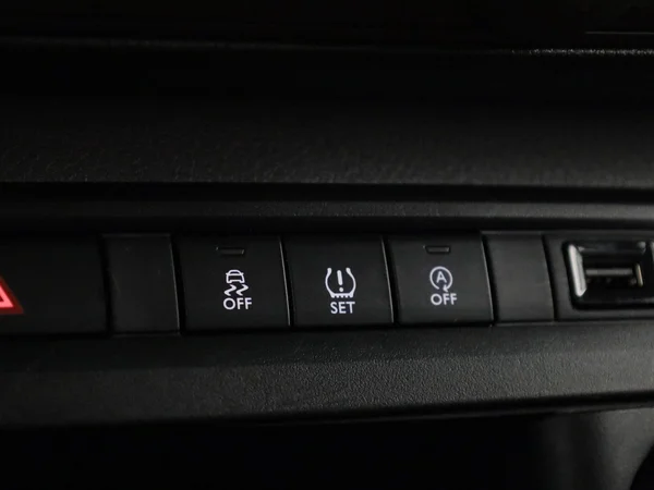 Opel Zafira Life (2020) — foto 17 van 34