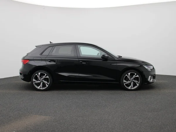Audi A3 (2022) — foto 41 van 43