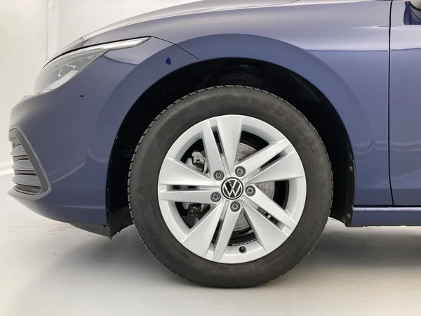 VOLKSWAGEN Golf VIII (2022) — foto 25 van 36