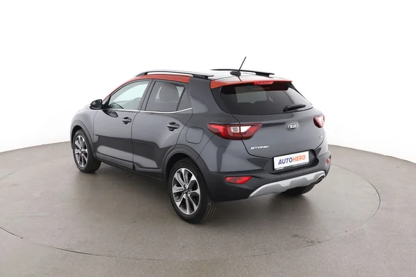 Kia Stonic (2018) — foto 10 van 16