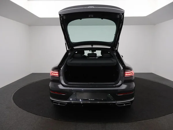 VOLKSWAGEN Arteon (2022) — foto 21 van 30