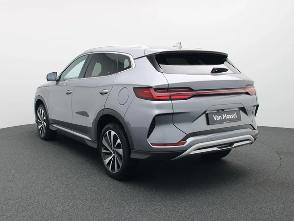 BYD SEAL U (2025) — foto 12 van 34