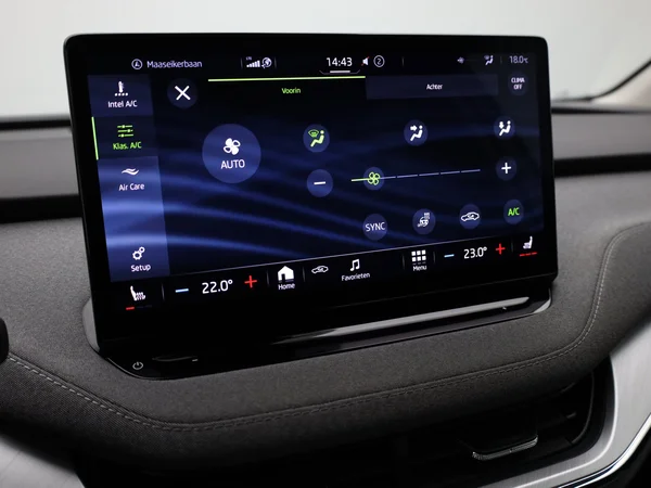 SKODA Enyaq Coupé (2023) — foto 18 van 23