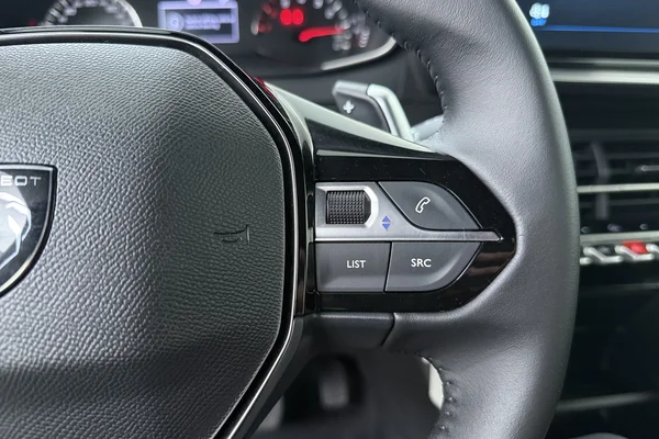 Peugeot 2008 (2025) — foto 6 van 16