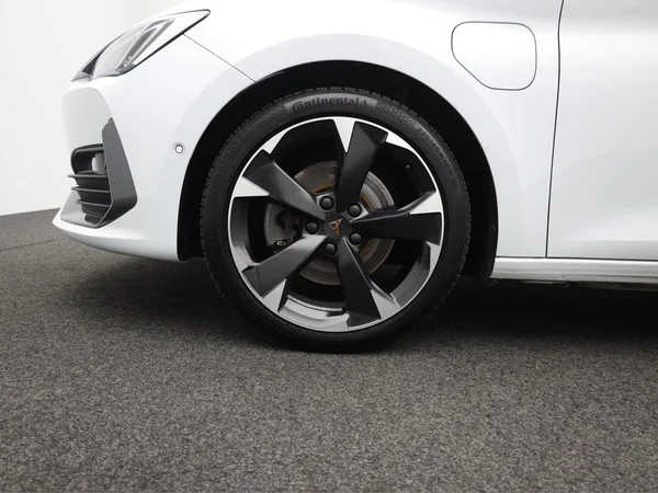 CUPRA Leon ST e-Hybrid (PHEV) (2025) — foto 13 van 20