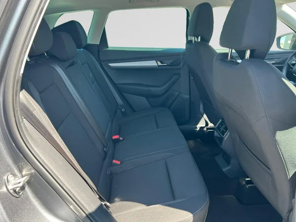 SKODA Karoq (2022) — foto 4 van 18