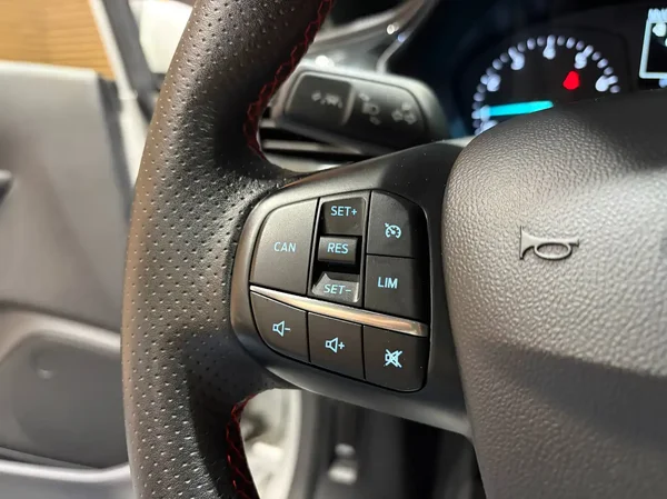 Ford Fiesta (2019) — foto 2 van 24