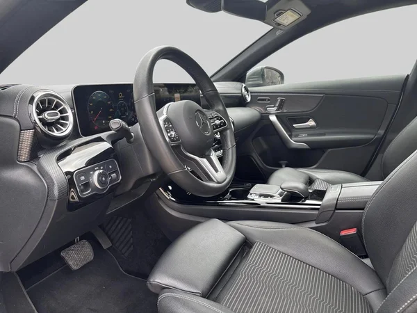 Mercedes-Benz CLA (2019) — foto 13 van 14