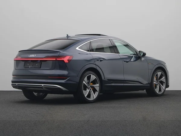 AUDI e-tron Sportback (2021) — foto 12 van 25