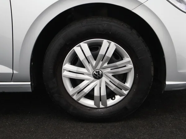 VOLKSWAGEN Polo (2023) — foto 18 van 28