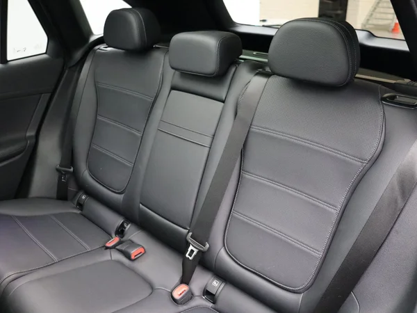 Mercedes-Benz GLC (2024) — foto 18 van 36