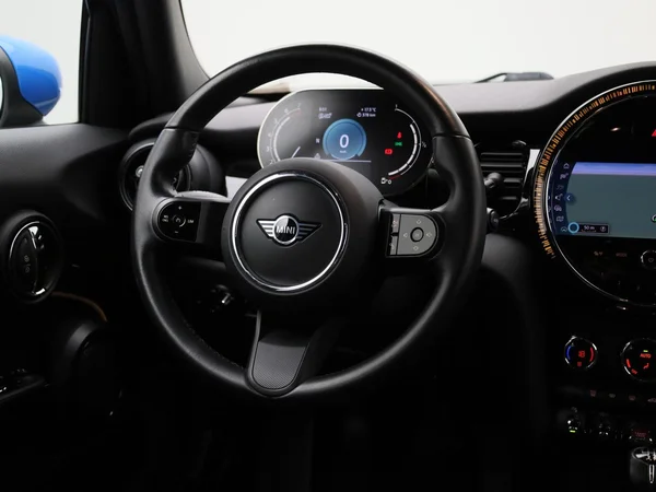 MINI One (2022) — foto 3 van 34