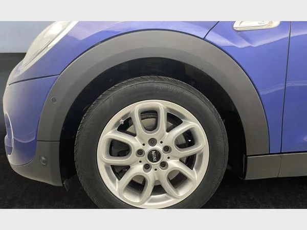 MINI Mini 5 Doors (2018) — foto 24 van 25