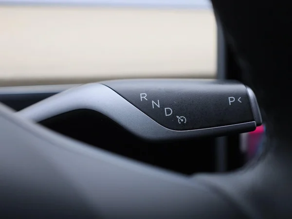 Tesla Model Y (2023) — foto 16 van 43
