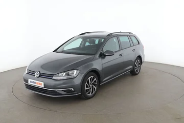 Volkswagen Golf c7f8f8a0-fa7c-4370-b469-27bfd828296f