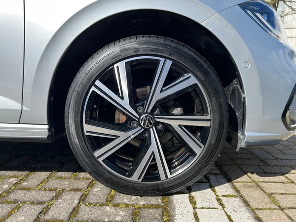 VOLKSWAGEN Polo (2023) — foto 17 van 24