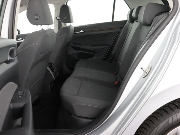 VOLKSWAGEN Golf (2024) — foto 5 van 27