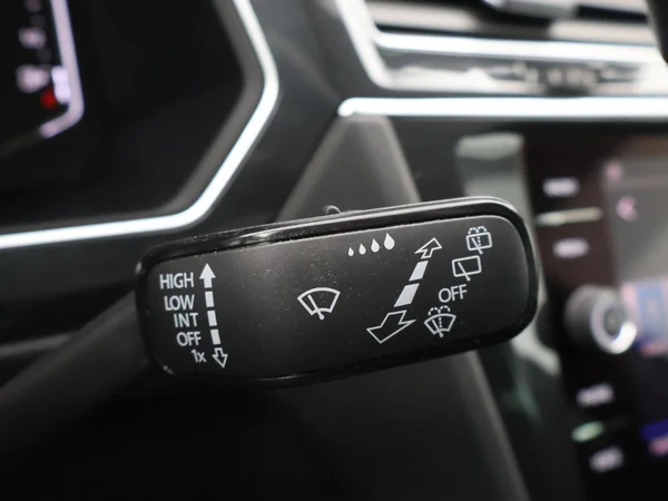 VOLKSWAGEN Tiguan eHybrid (PHEV) (2022) — foto 14 van 27