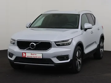 VOLVO XC40 (2021)