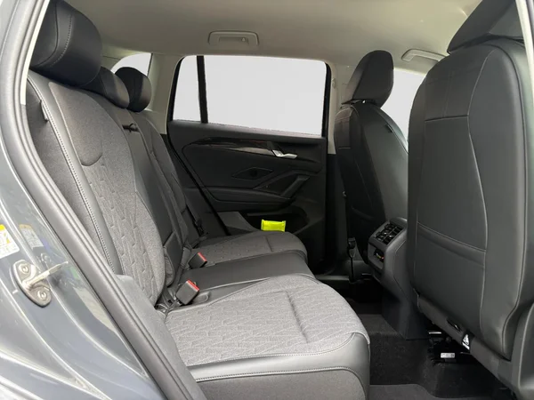 VOLKSWAGEN Tiguan (2026) — foto 11 van 24