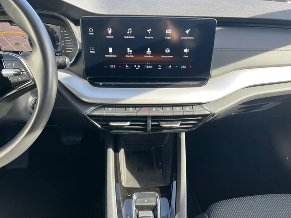 SKODA Octavia Combi (2024) — foto 3 van 24