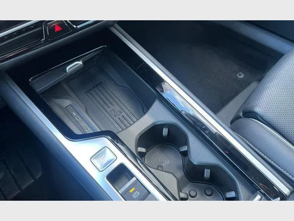 Volkswagen Passat SW (2024) — foto 13 van 36