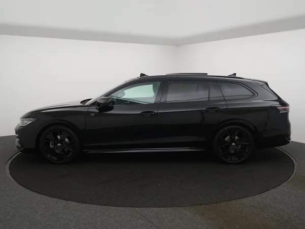 VOLKSWAGEN Passat SW (2024) — foto 24 van 31