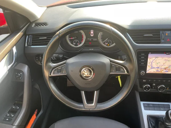 SKODA Octavia (2019) — foto 5 van 21