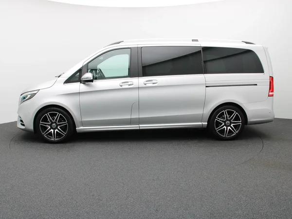 Mercedes-Benz V-Klasse (2022) — foto 29 van 34