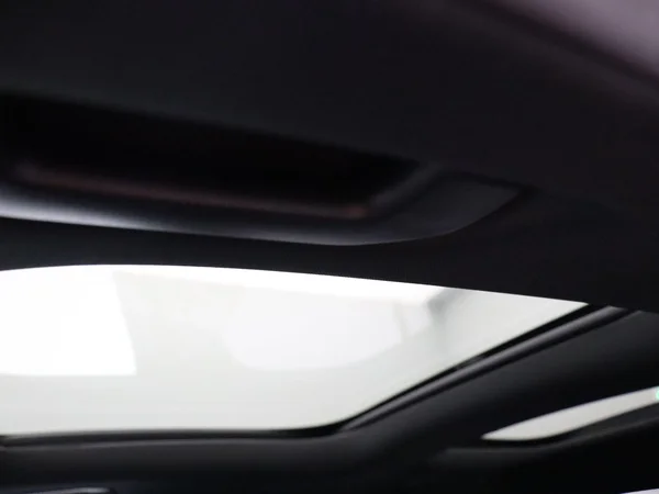 Mercedes-Benz GLA (2022) — foto 4 van 30