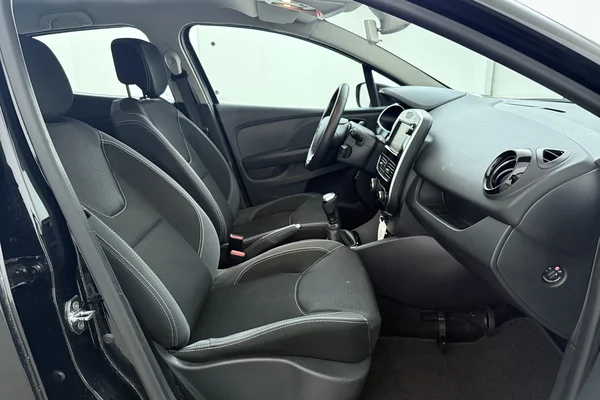 Renault Clio Iv Phase Ii (2019) — foto 19 van 21