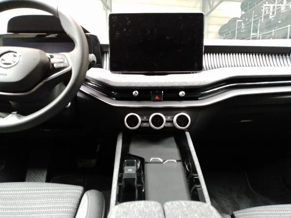 SKODA Superb Combi (2024) — foto 6 van 15