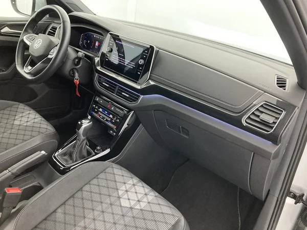 VOLKSWAGEN T-Cross (2025) — foto 2 van 36