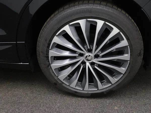 SKODA Enyaq Coupé (2025) — foto 14 van 28