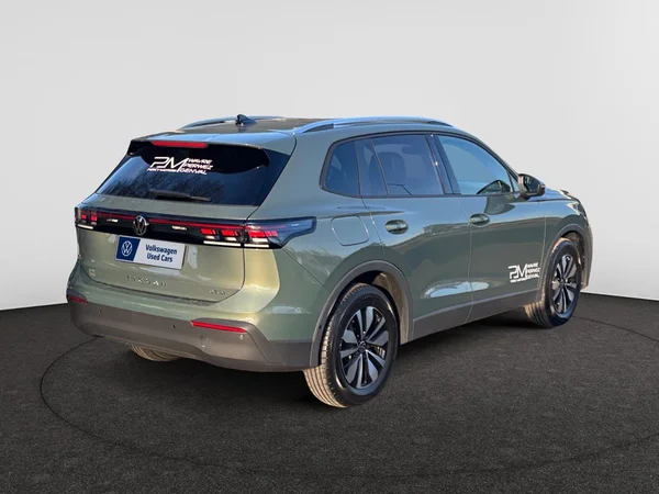 VOLKSWAGEN Tiguan (2025) — foto 9 van 17
