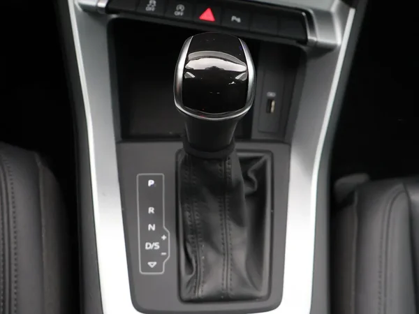 Audi Q3 (2019) — foto 9 van 27