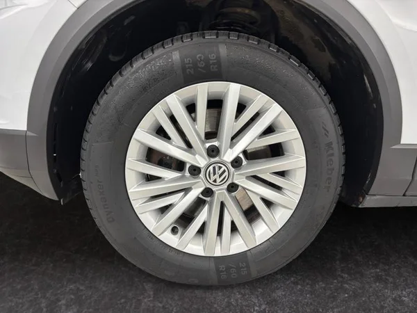 VOLKSWAGEN T-Roc (2018) — foto 17 van 17