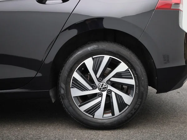 Volkswagen Golf (2023) — foto 7 van 41